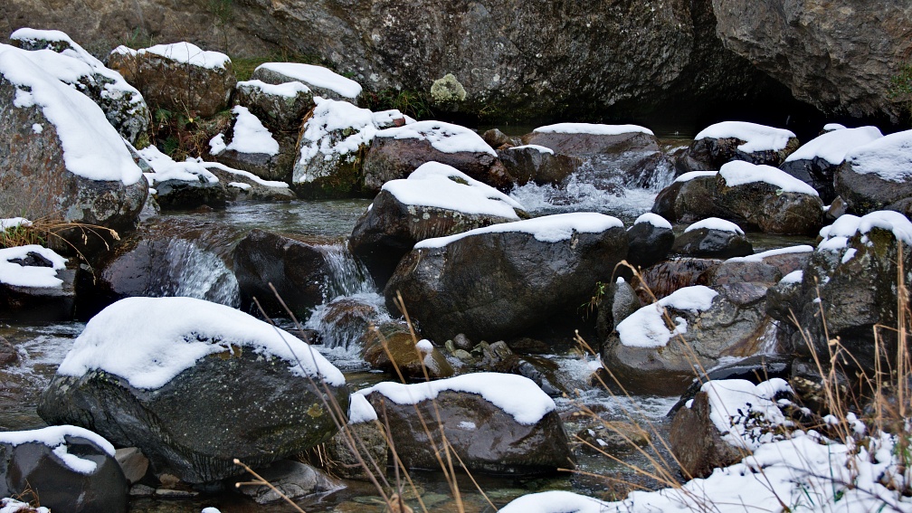 Morgan Stream at water caves with snow