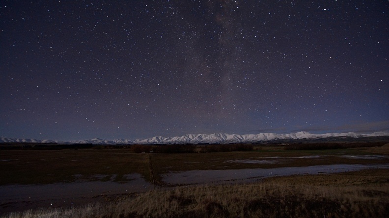 Starry night and snowy Kakanui Mountains